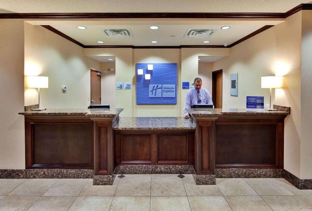 Holiday Inn Express & Suites Detroit - Novi By Ihg Bagian luar foto