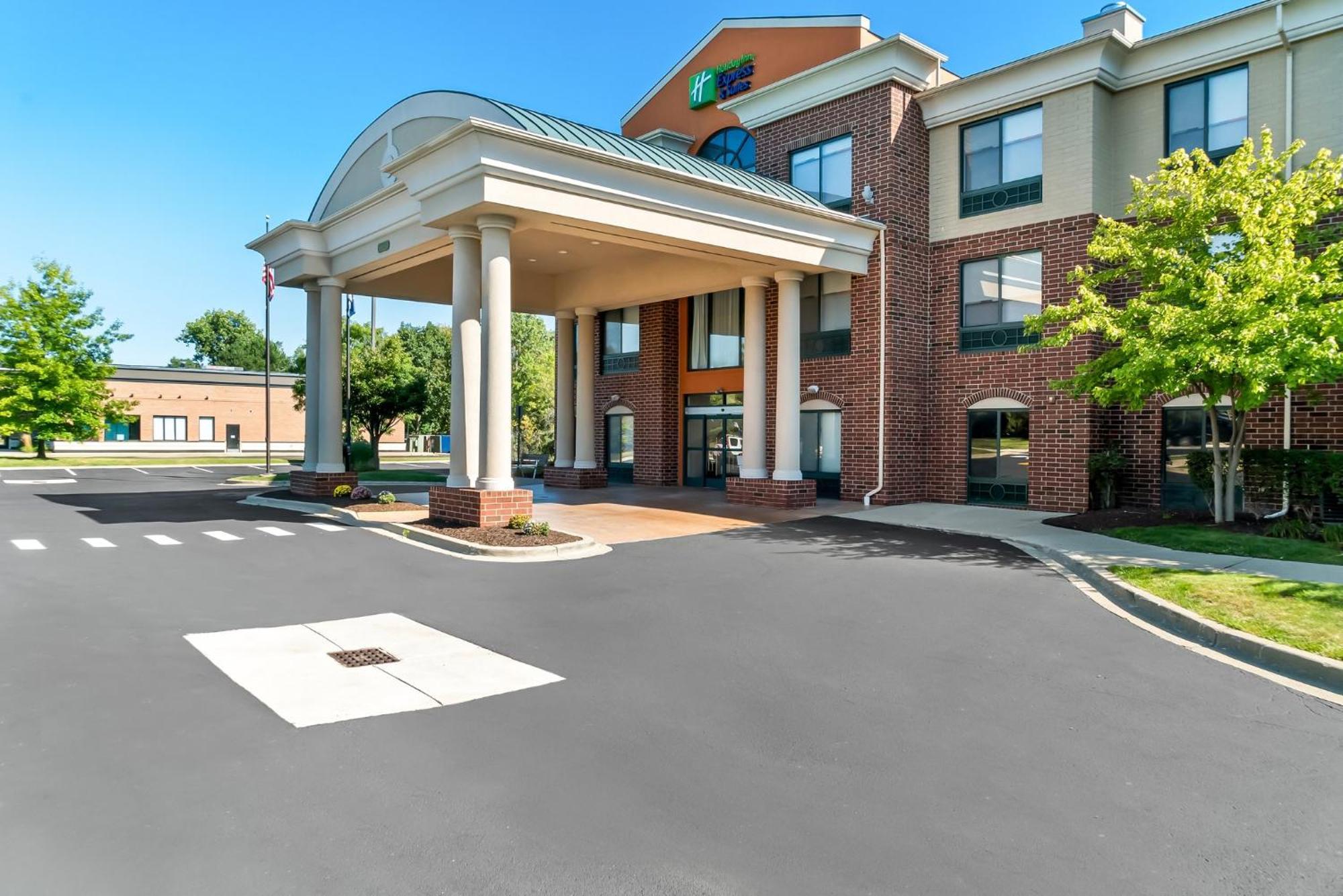 Holiday Inn Express & Suites Detroit - Novi By Ihg Bagian luar foto