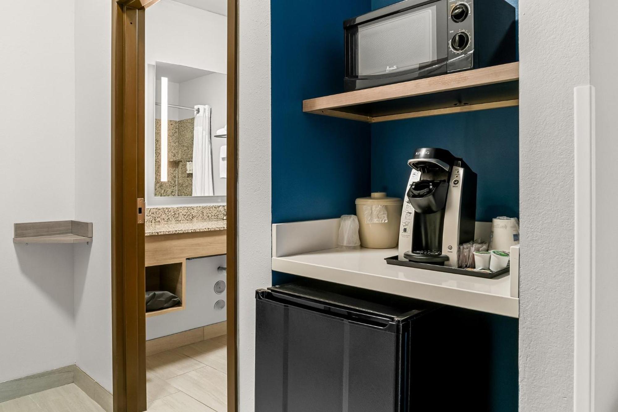 Holiday Inn Express & Suites Detroit - Novi By Ihg Bagian luar foto