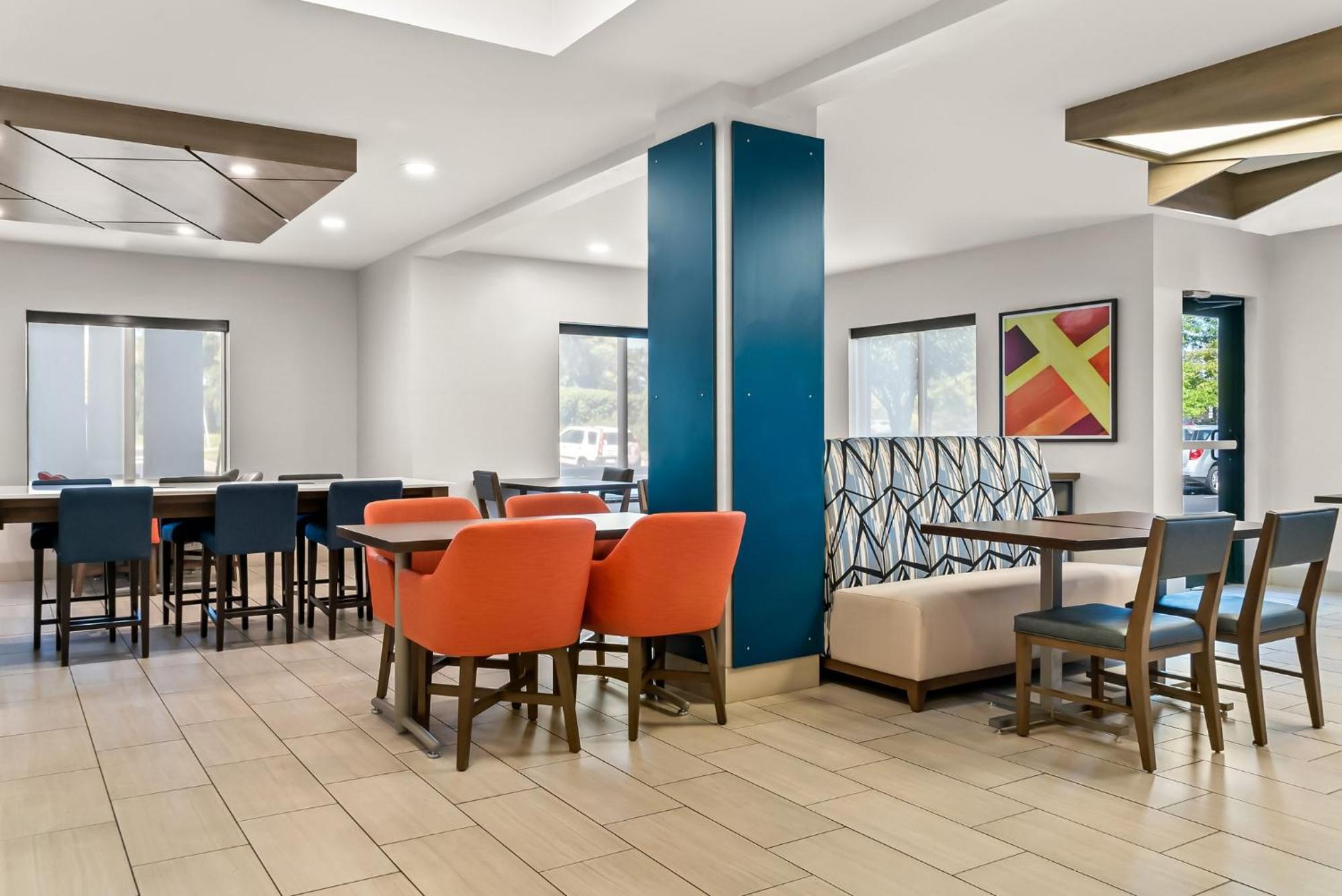 Holiday Inn Express & Suites Detroit - Novi By Ihg Bagian luar foto