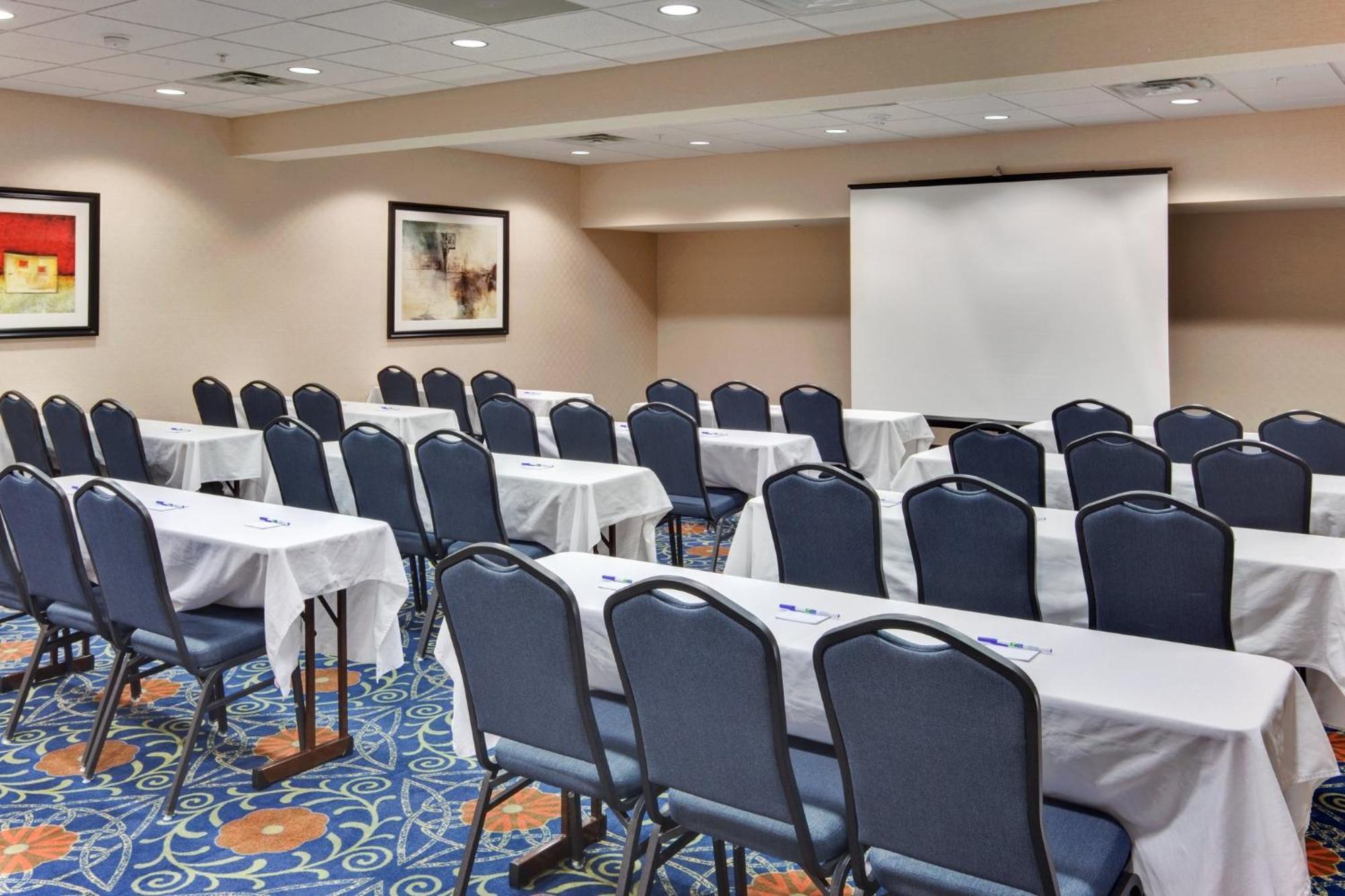 Holiday Inn Express & Suites Detroit - Novi By Ihg Bagian luar foto
