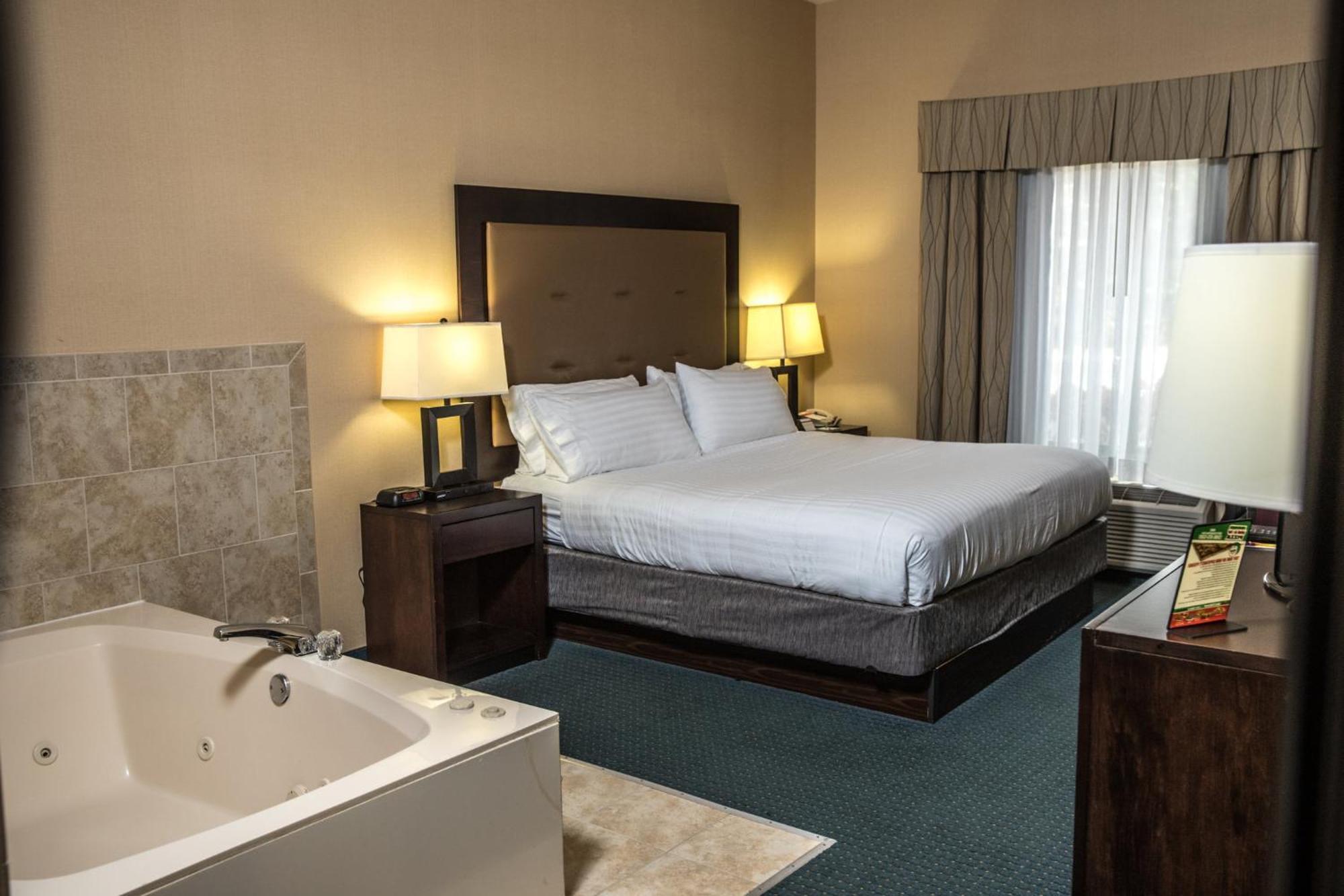 Holiday Inn Express & Suites Detroit - Novi By Ihg Bagian luar foto