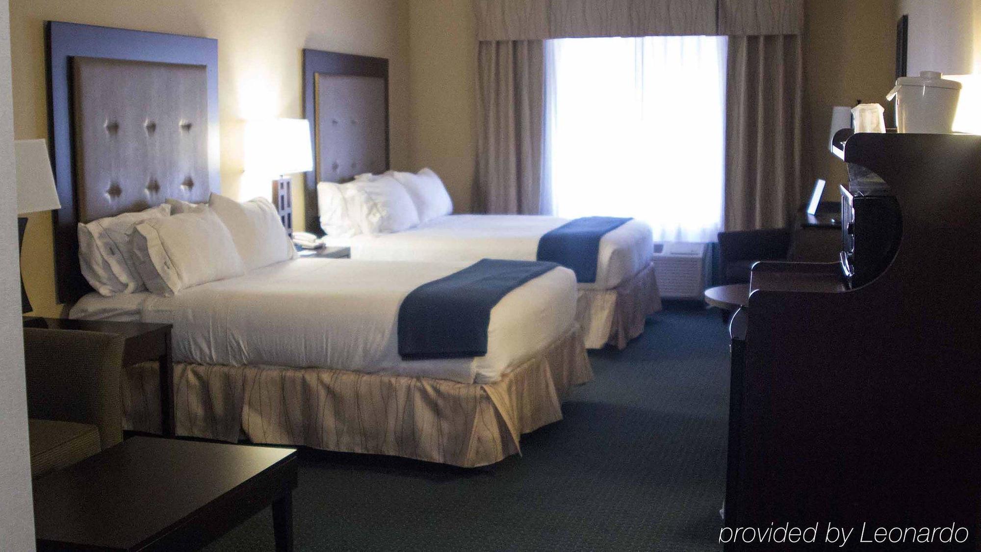 Holiday Inn Express & Suites Detroit - Novi By Ihg Bagian luar foto
