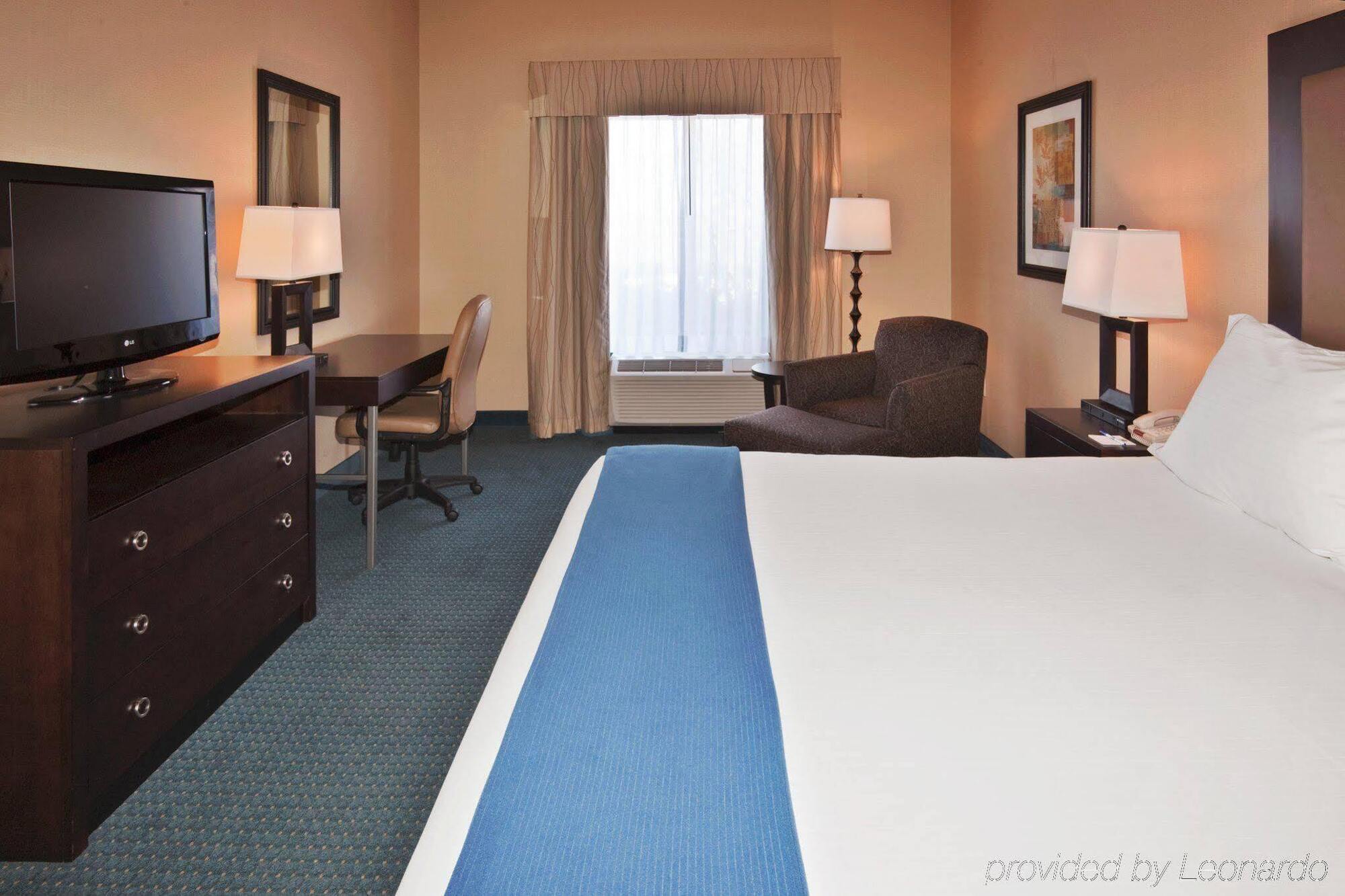 Holiday Inn Express & Suites Detroit - Novi By Ihg Bagian luar foto
